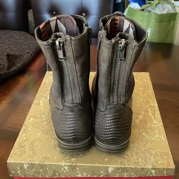 American Rag - Picture 3 of 5